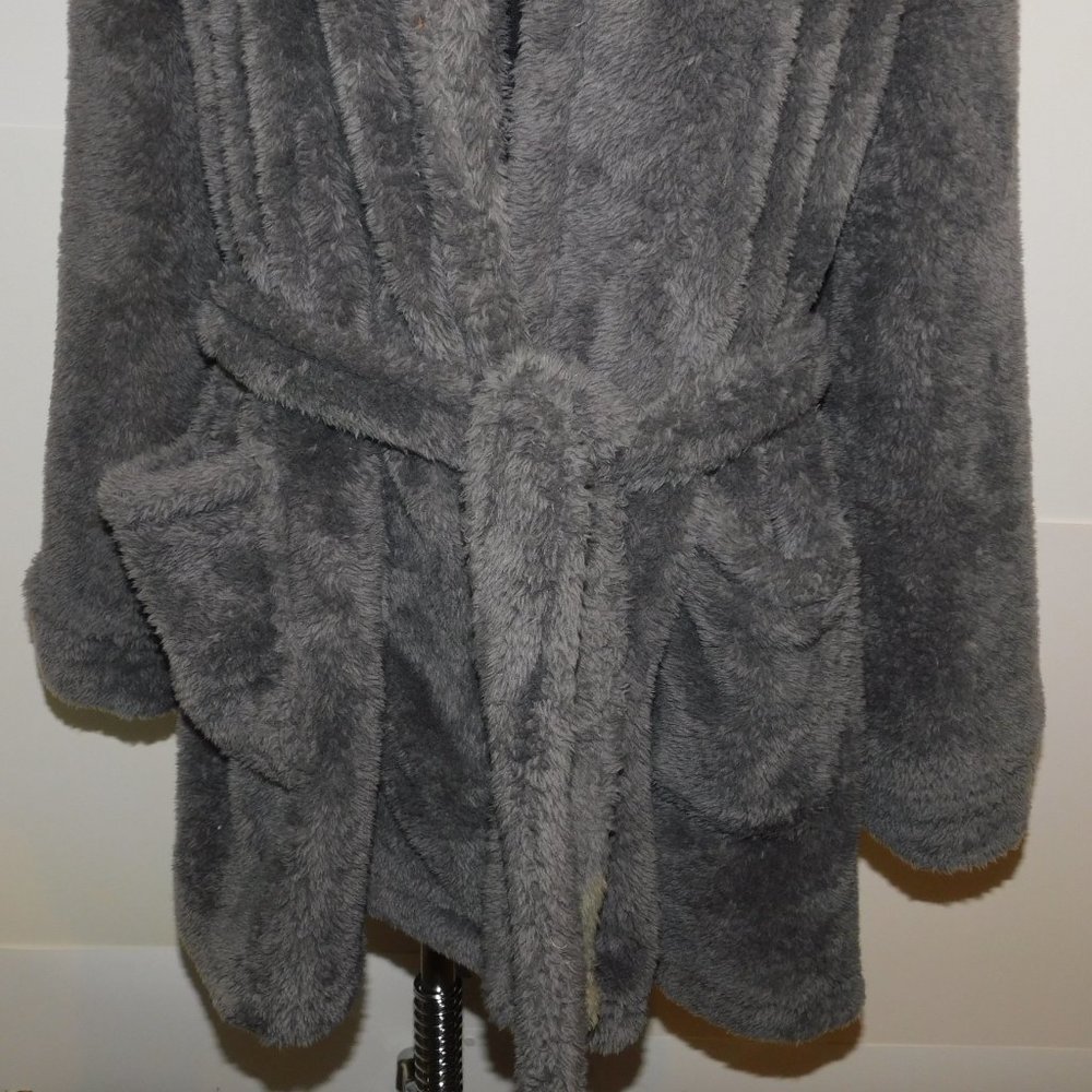 Jasmine & Ginger Plush Gray Robe With Faux Fur - image 3